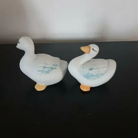 3 for $30 Swan Duck Salt and Pepper Shakers Ceramic Kitchen - Picture 2 of 4